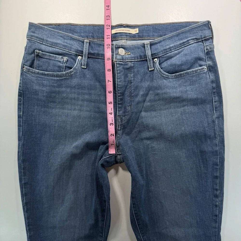 Levi's Women's Shaping Skinny Jean 32 Medium Wash Classic Denim - Picture 8 of 11